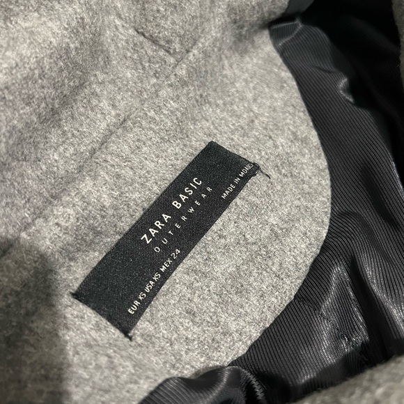 Zara Outerwear Peacoat in Grey with detachable faux fur - Picture 3 of 4